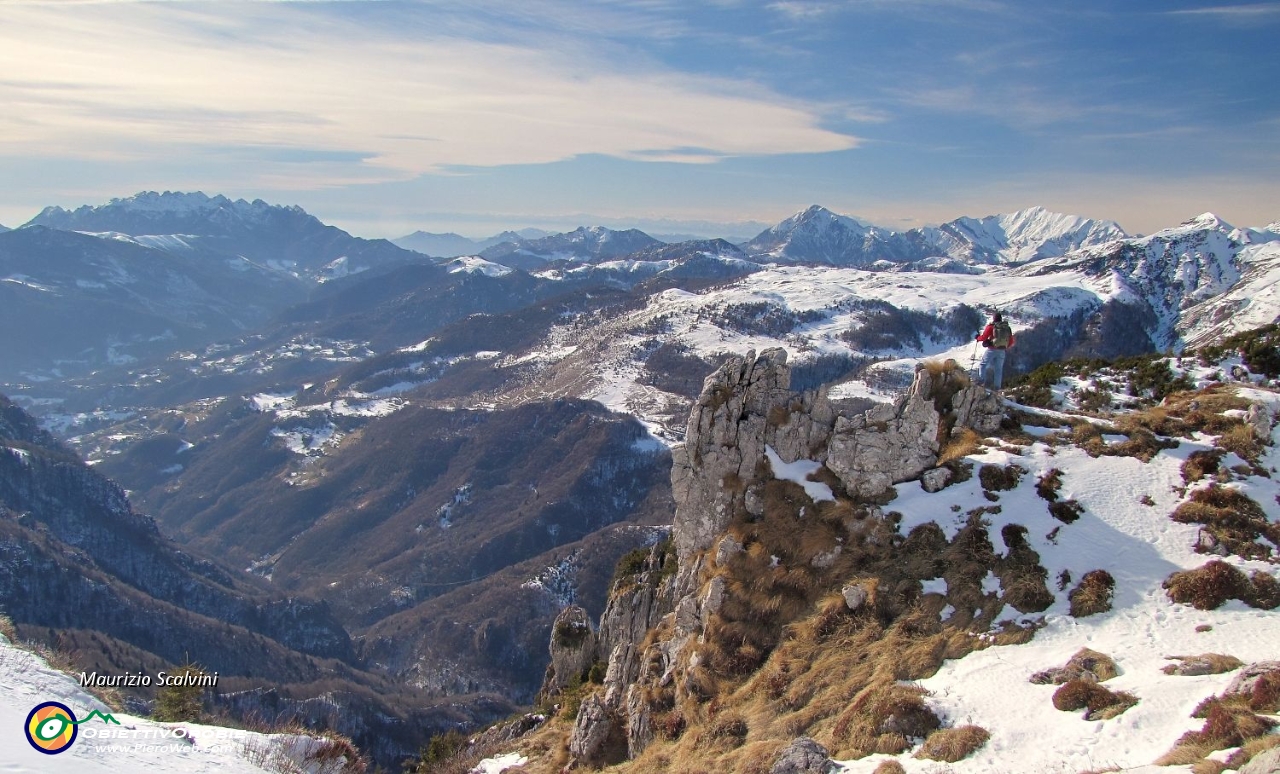 46 Panorama in zona Baita del Giacom....JPG